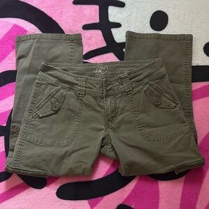 ILIN Green Capri Cargo Pants